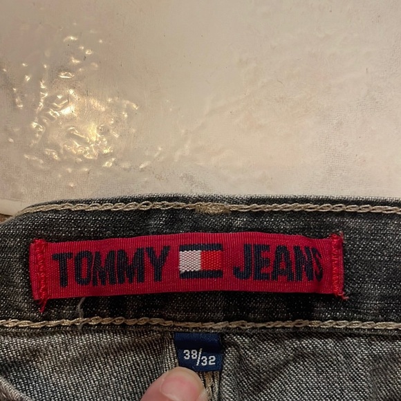 Tommy Hilfiger Jeans - Picture 3 of 4